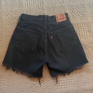 Levi’s 501 cutoff Jean shorts 26